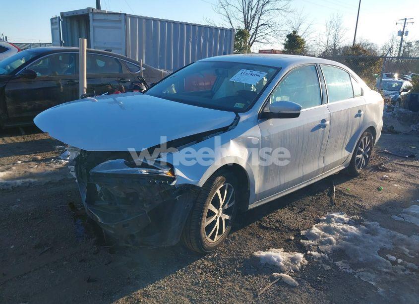 Photo 2 of 2017 Volkswagen Jetta 1.4T SE (VIN 3VWB67AJ6HM339729)