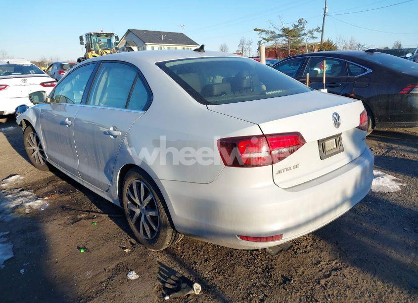 Photo 3 of 2017 Volkswagen Jetta 1.4T SE (VIN 3VWB67AJ6HM339729)