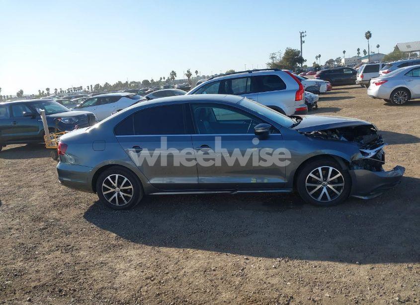 Photo 13 of 2017 Volkswagen Jetta 1.4T SE (VIN 3VWB67AJ6HM398585)