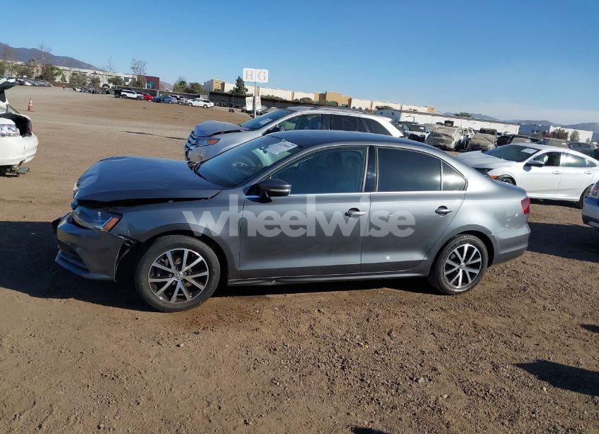 Photo 14 of 2017 Volkswagen Jetta 1.4T SE (VIN 3VWB67AJ6HM398585)