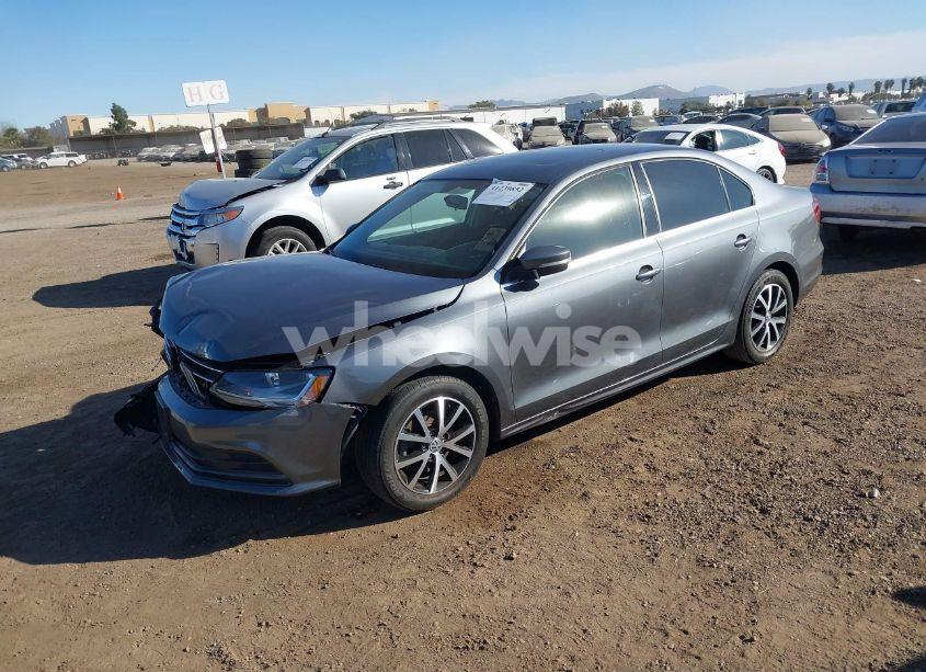 Photo 2 of 2017 Volkswagen Jetta 1.4T SE (VIN 3VWB67AJ6HM398585)