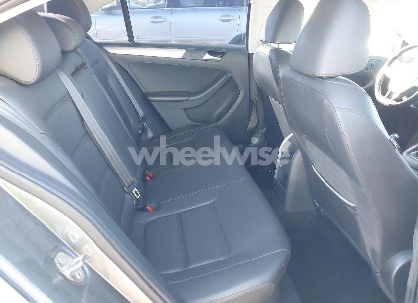 Photo 8 of 2017 Volkswagen Jetta 1.4T SE (VIN 3VWB67AJ6HM398585)