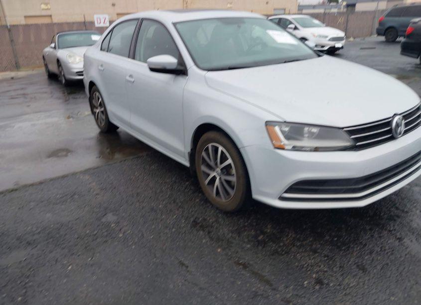 2017 Volkswagen Jetta 1.4T SE (VIN 3VWB67AJ6HM401520) main photo