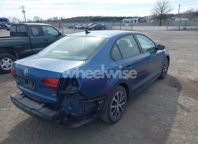 Photo 4 of 2016 Volkswagen Jetta 1.4T SE (VIN 3VWB67AJ7GM402593)