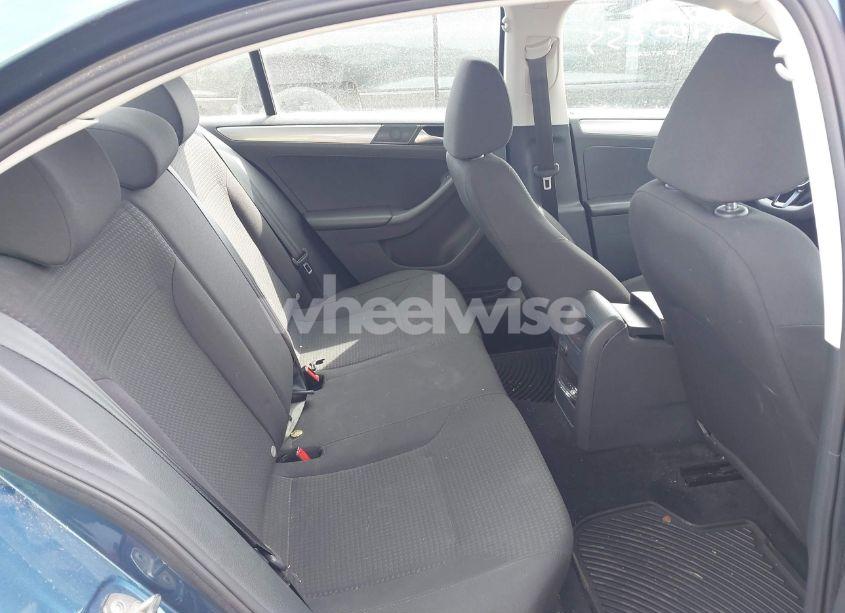 Photo 8 of 2016 Volkswagen Jetta 1.4T SE (VIN 3VWB67AJ7GM402593)