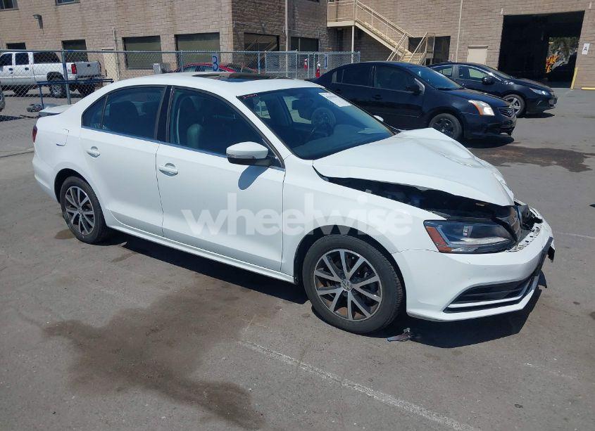 2017 Volkswagen Jetta 1.4T SE (VIN 3VWB67AJ7HM296762) main photo