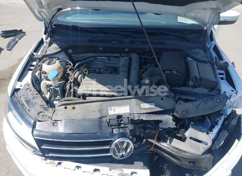 Photo 10 of 2017 Volkswagen Jetta 1.4T SE (VIN 3VWB67AJ7HM296762)