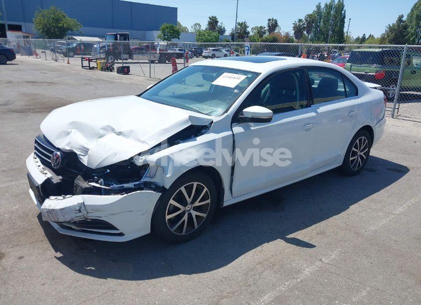 Photo 2 of 2017 Volkswagen Jetta 1.4T SE (VIN 3VWB67AJ7HM296762)