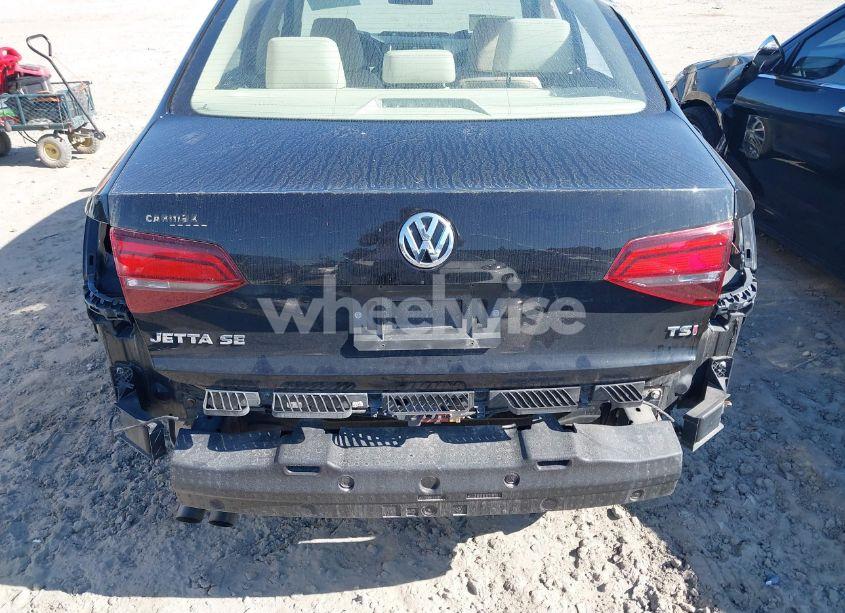 Photo 16 of 2017 Volkswagen Jetta 1.4T SE (VIN 3VWB67AJ8HM230530)