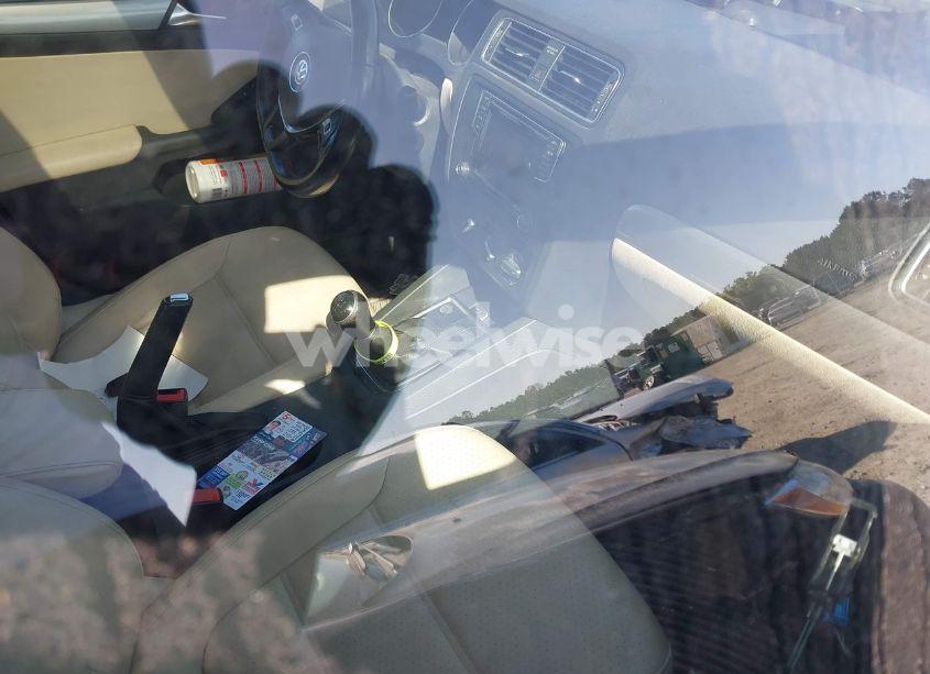 Photo 5 of 2017 Volkswagen Jetta 1.4T SE (VIN 3VWB67AJ8HM230530)