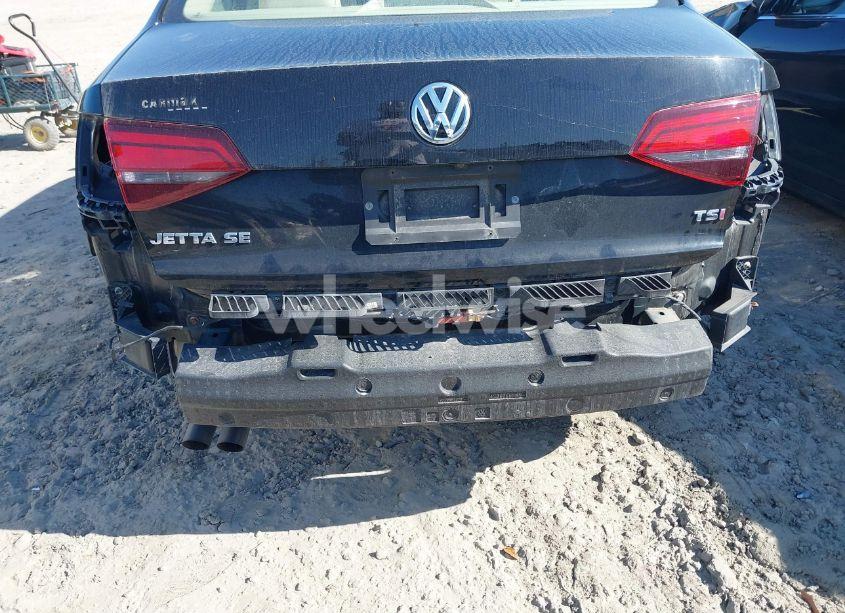 Photo 6 of 2017 Volkswagen Jetta 1.4T SE (VIN 3VWB67AJ8HM230530)