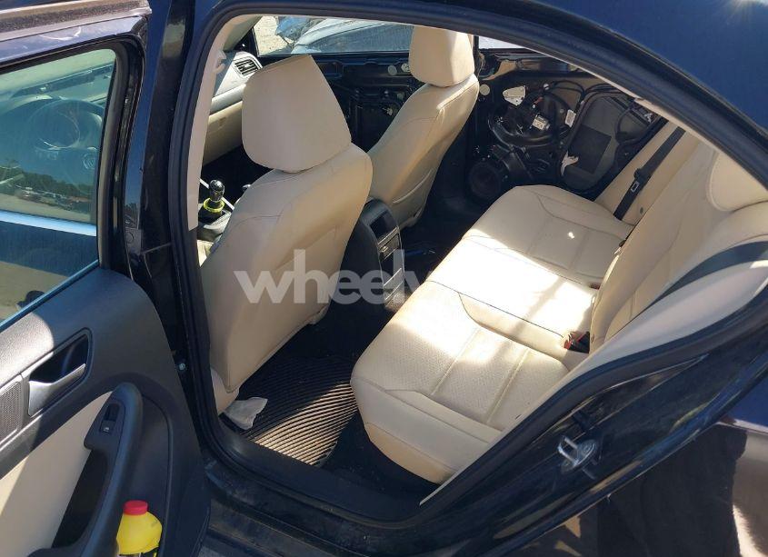 Photo 8 of 2017 Volkswagen Jetta 1.4T SE (VIN 3VWB67AJ8HM230530)