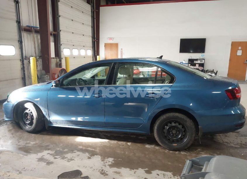 Photo 14 of 2017 Volkswagen Jetta 1.4T SE (VIN 3VWB67AJ8HM317537)