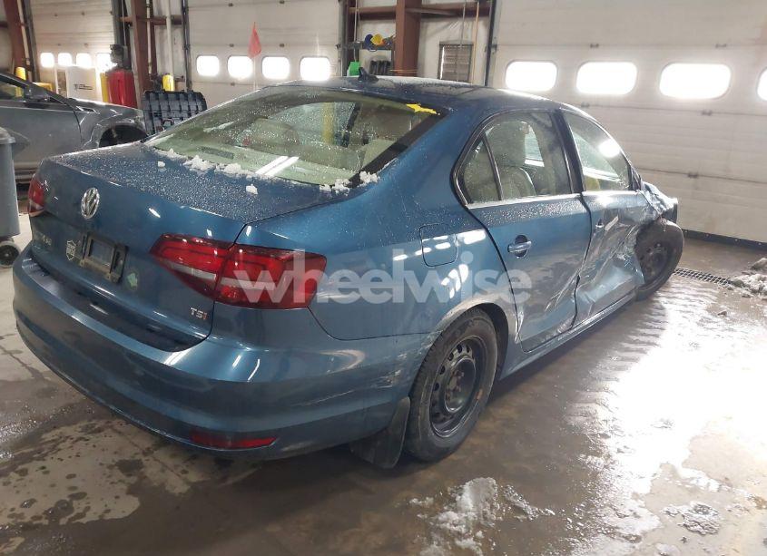 Photo 4 of 2017 Volkswagen Jetta 1.4T SE (VIN 3VWB67AJ8HM317537)