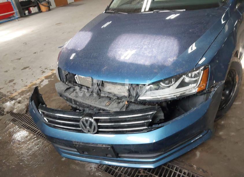 Photo 6 of 2017 Volkswagen Jetta 1.4T SE (VIN 3VWB67AJ8HM317537)