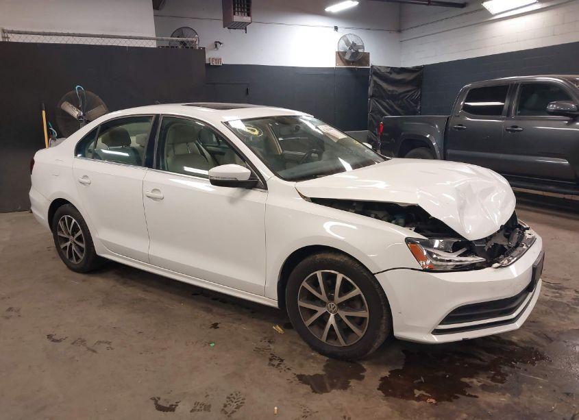 2017 Volkswagen Jetta 1.4T SE (VIN 3VWB67AJ8HM319482) main photo