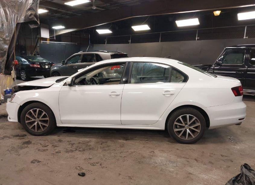 Photo 14 of 2017 Volkswagen Jetta 1.4T SE (VIN 3VWB67AJ8HM319482)