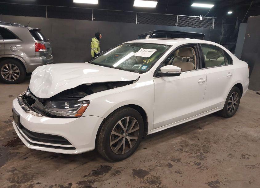 Photo 2 of 2017 Volkswagen Jetta 1.4T SE (VIN 3VWB67AJ8HM319482)