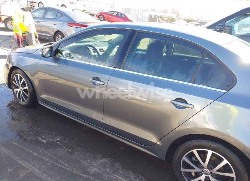 Photo 14 of 2017 Volkswagen Jetta 1.4T SE (VIN 3VWB67AJXHM280992)