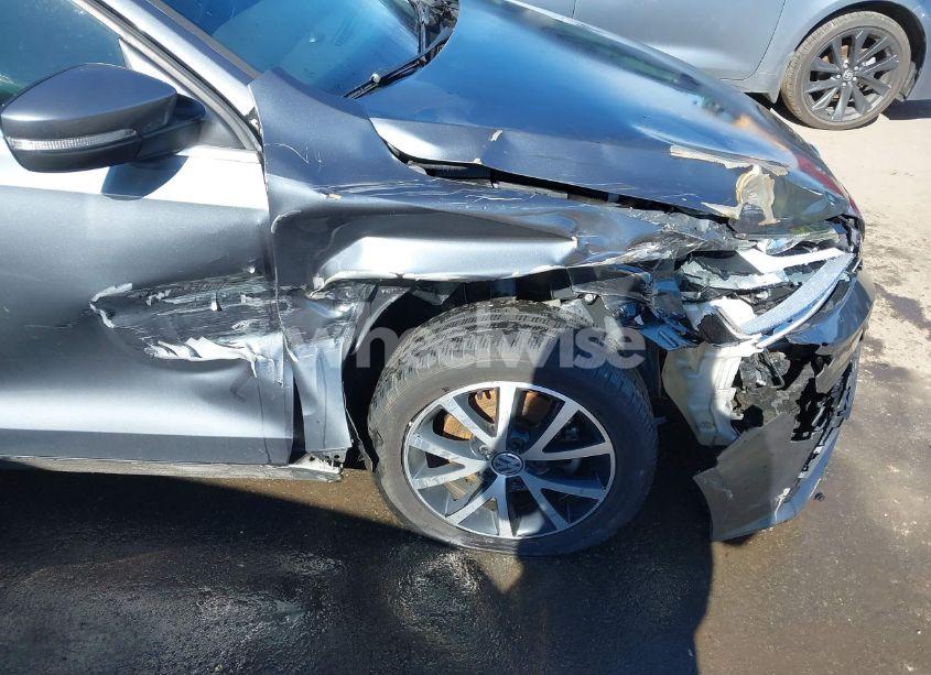 Photo 6 of 2017 Volkswagen Jetta 1.4T SE (VIN 3VWB67AJXHM280992)