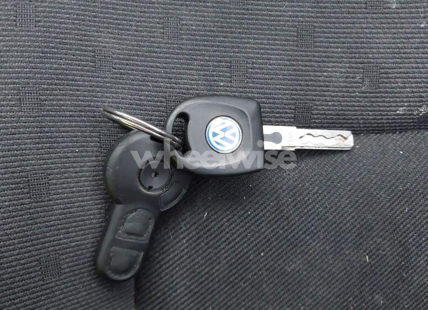 Photo 11 of 1998 Volkswagen New BEETLE (VIN 3VWBB61C4WM039269)