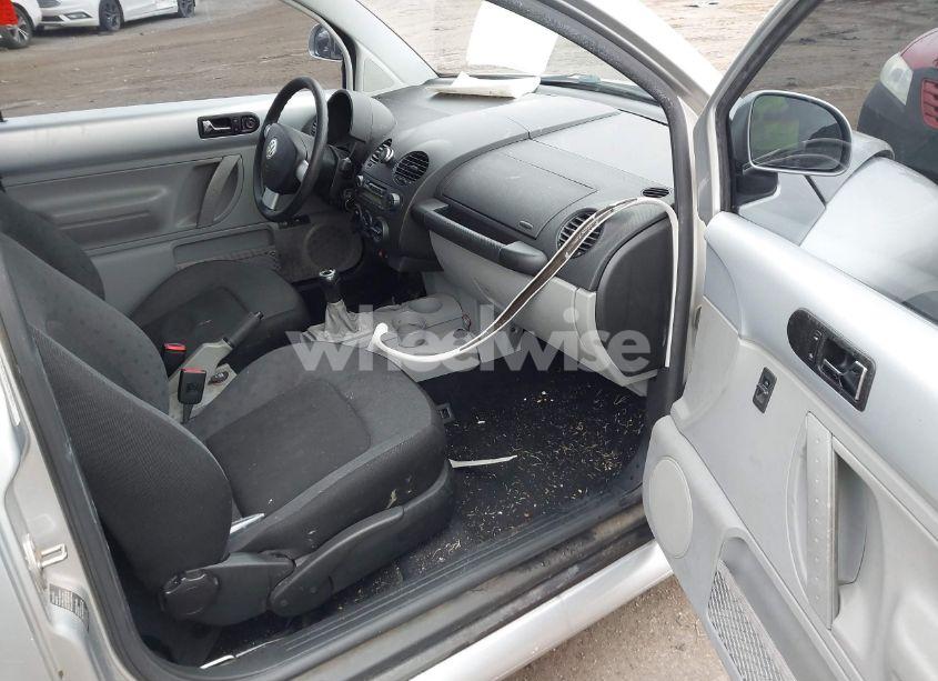 Photo 5 of 1998 Volkswagen New BEETLE (VIN 3VWBB61C4WM039269)