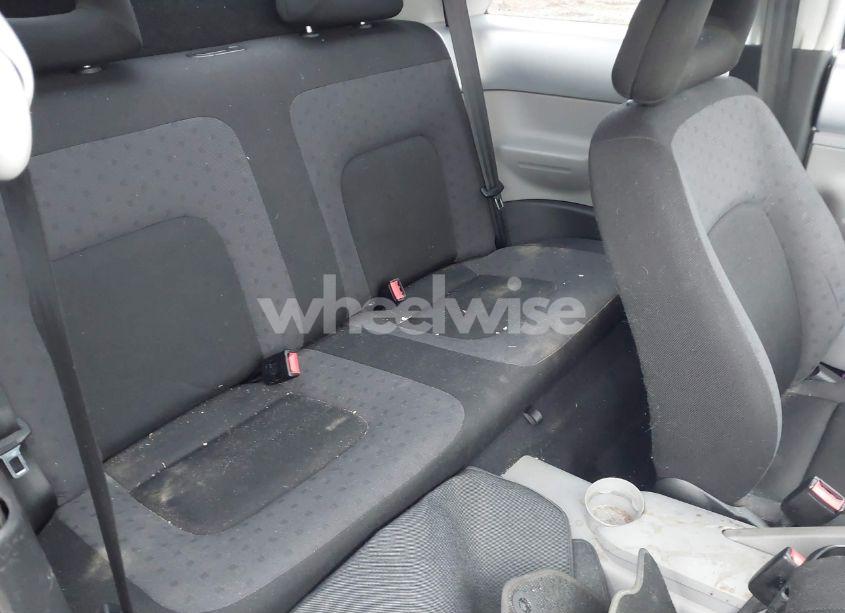 Photo 8 of 1998 Volkswagen New BEETLE (VIN 3VWBB61C4WM039269)