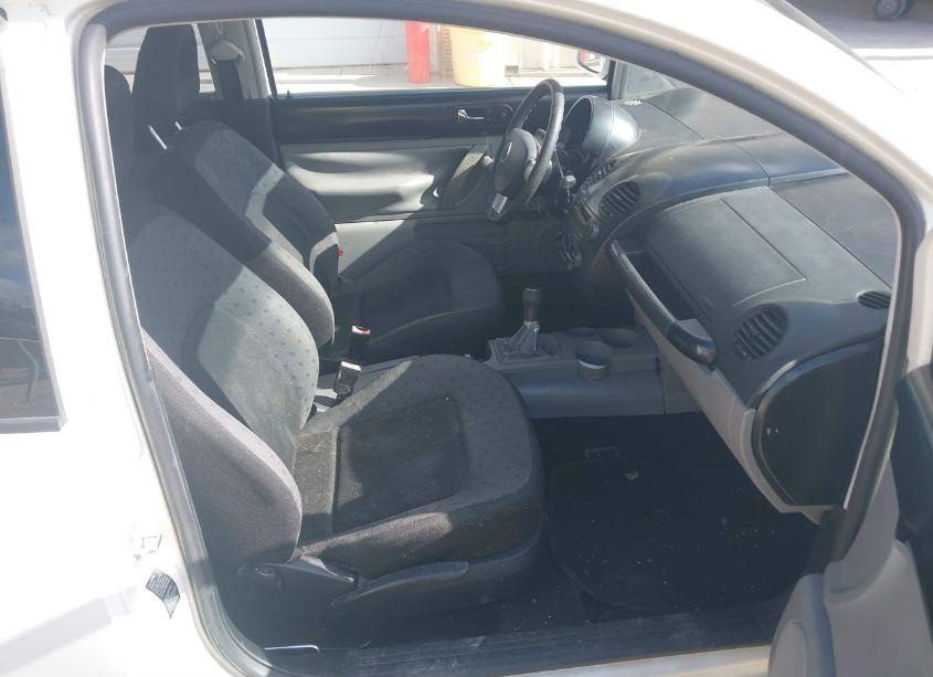 Photo 5 of 2001 Volkswagen New BEETLE GL (VIN 3VWBK21CX1M446112)
