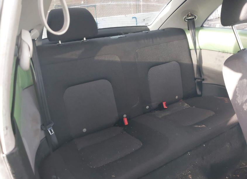 Photo 8 of 2003 Volkswagen New BEETLE GL (VIN 3VWBK21CX3M406311)