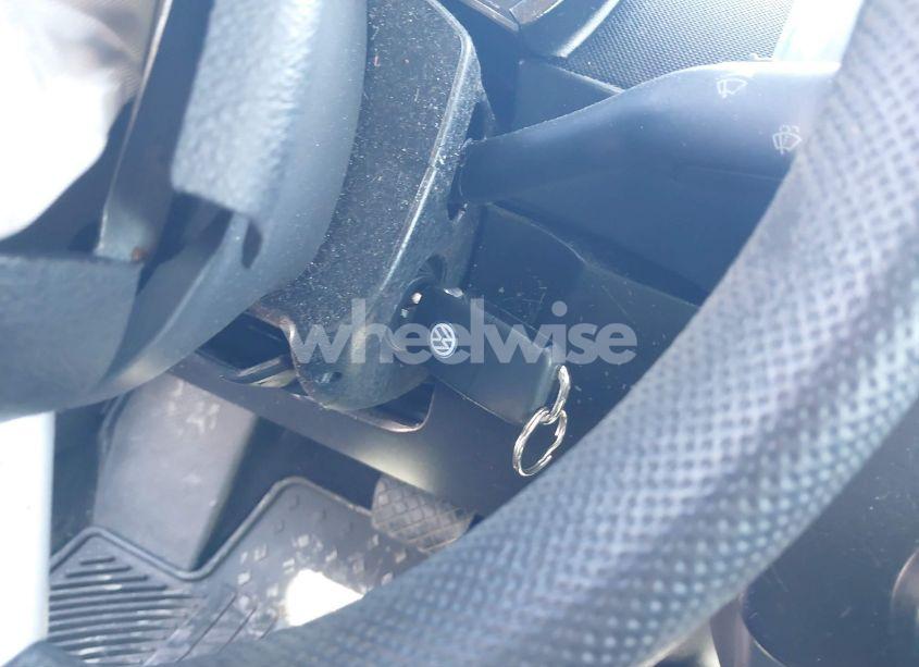 Photo 11 of 2005 Volkswagen New BEETLE GL (VIN 3VWBK31C25M413925)