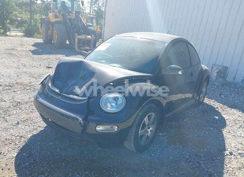 Photo 2 of 2005 Volkswagen New BEETLE GL (VIN 3VWBK31C25M413925)