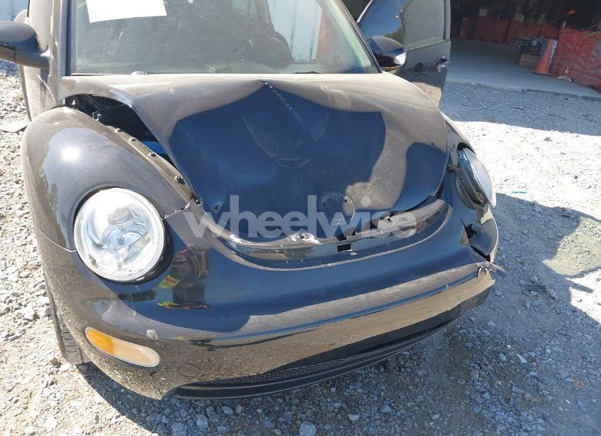 Photo 6 of 2005 Volkswagen New BEETLE GL (VIN 3VWBK31C25M413925)
