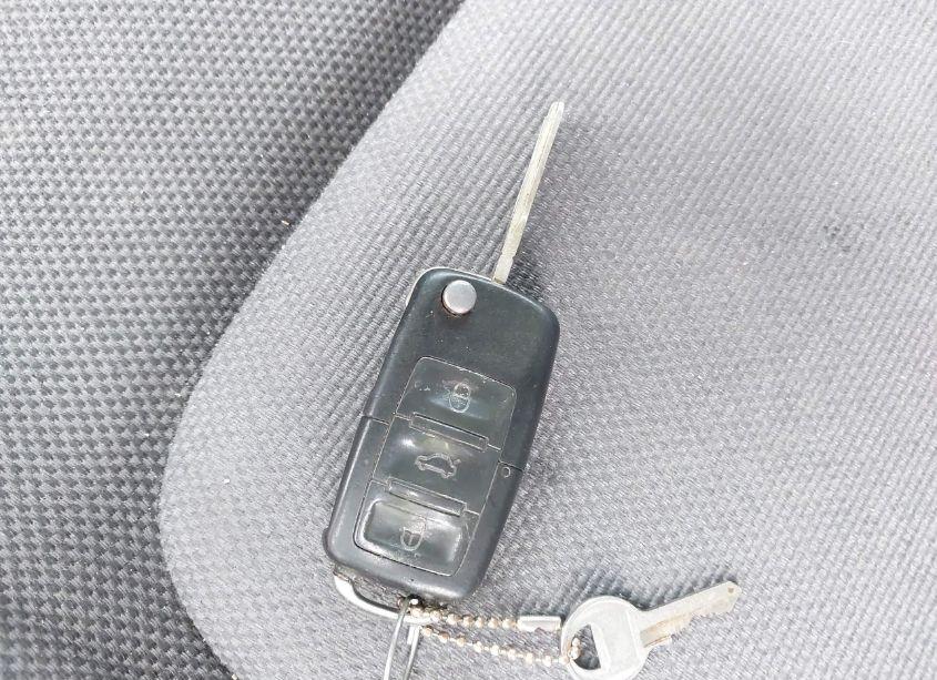 Photo 11 of 2005 Volkswagen New BEETLE GL (VIN 3VWBK31C25M414461)