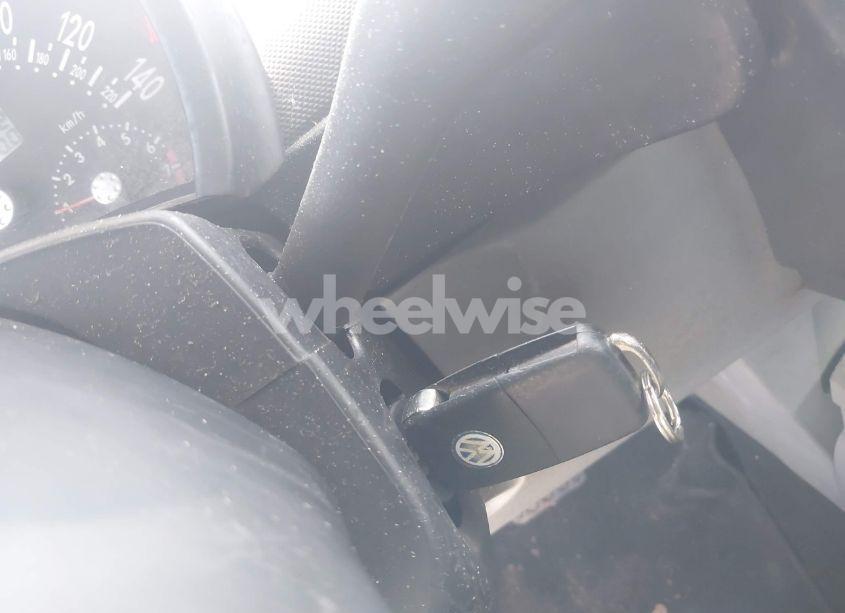 Photo 11 of 2004 Volkswagen New BEETLE GL (VIN 3VWBK31C54M412525)