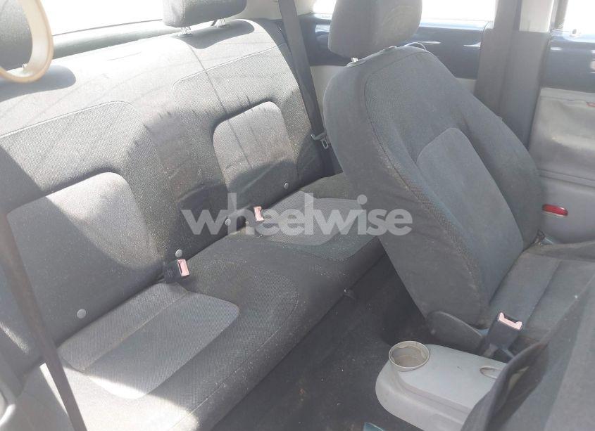 Photo 8 of 2004 Volkswagen New BEETLE GL (VIN 3VWBK31C54M412525)