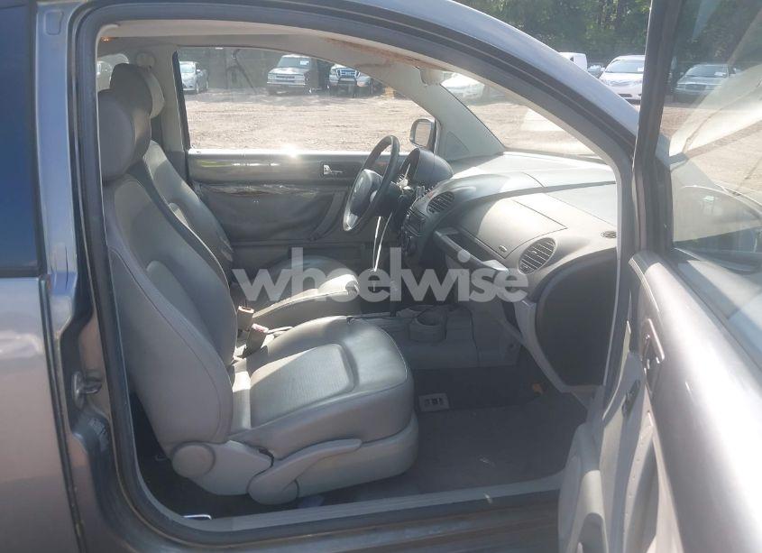 Photo 5 of 2004 Volkswagen New BEETLE GL (VIN 3VWBK31CO4M420094)