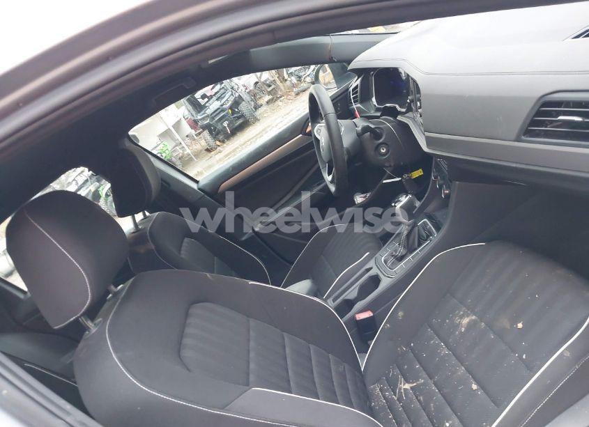 Photo 5 of 2024 Volkswagen Jetta 1.5T SPORT (VIN 3VWBM7BU0RM021069)