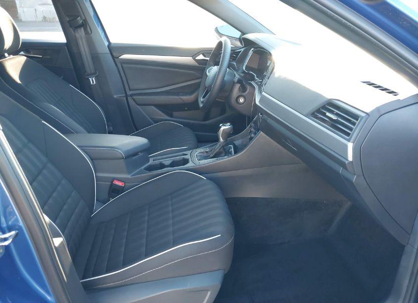 Photo 5 of 2024 Volkswagen Jetta 1.5T SPORT (VIN 3VWBM7BU0RM046912)