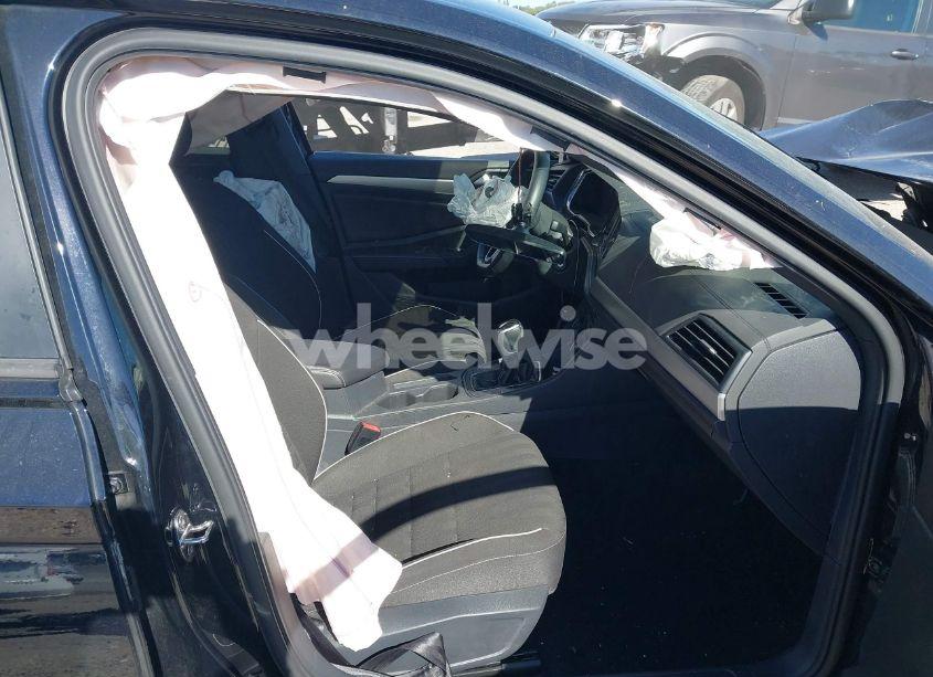 Photo 5 of 2024 Volkswagen Jetta 1.5T SPORT (VIN 3VWBM7BU3RM021955)