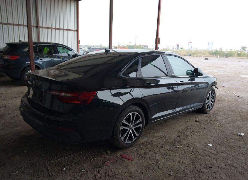 Photo 4 of 2024 Volkswagen Jetta 1.5T SPORT (VIN 3VWBM7BU3RM034270)