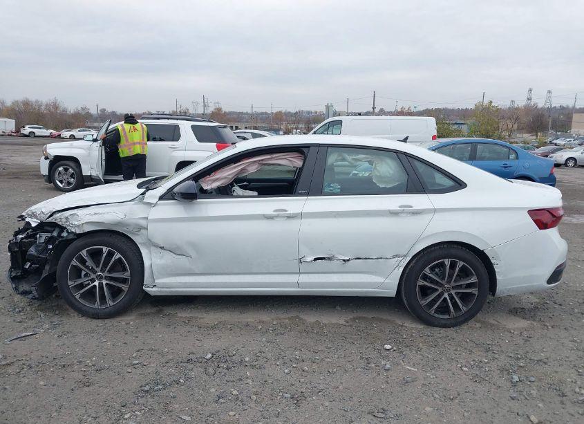 Photo 13 of 2024 Volkswagen Jetta 1.5T SPORT (VIN 3VWBM7BU5RM038143)