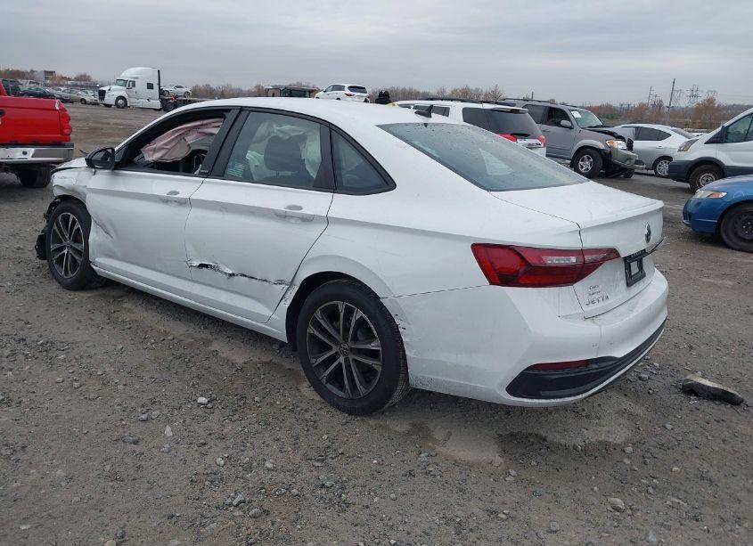 Photo 3 of 2024 Volkswagen Jetta 1.5T SPORT (VIN 3VWBM7BU5RM038143)