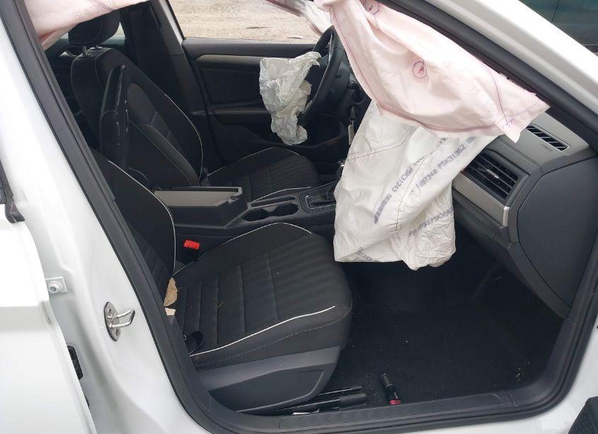 Photo 5 of 2024 Volkswagen Jetta 1.5T SPORT (VIN 3VWBM7BU5RM038143)