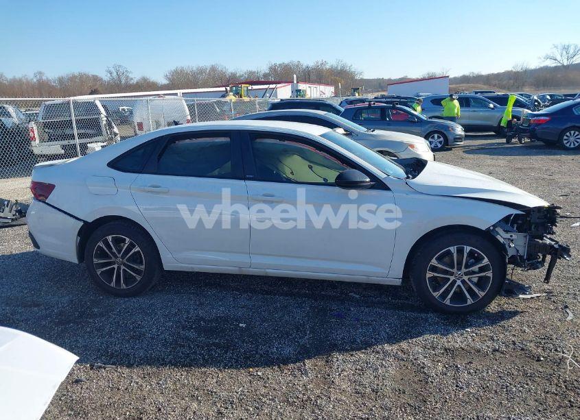 Photo 13 of 2024 Volkswagen Jetta 1.5T SPORT (VIN 3VWBM7BU5RM091084)