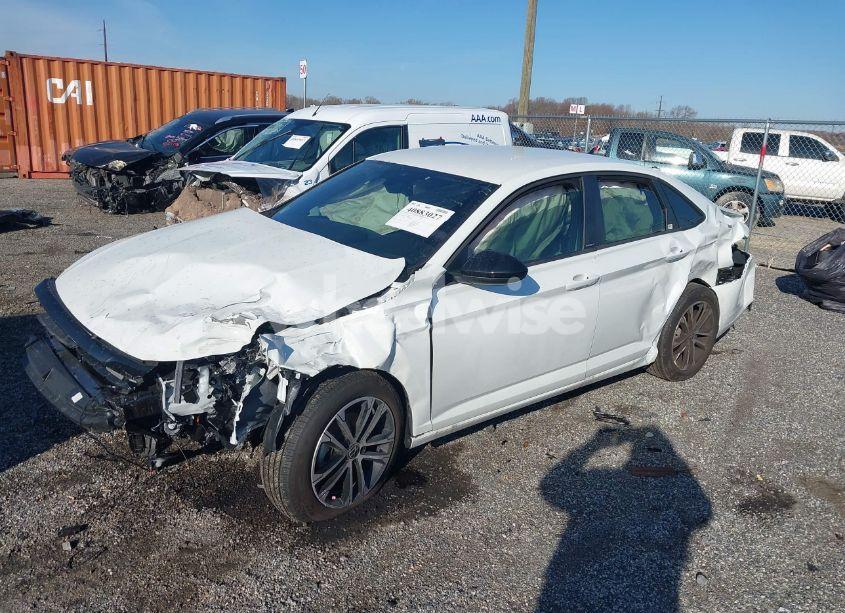 Photo 2 of 2024 Volkswagen Jetta 1.5T SPORT (VIN 3VWBM7BU5RM091084)