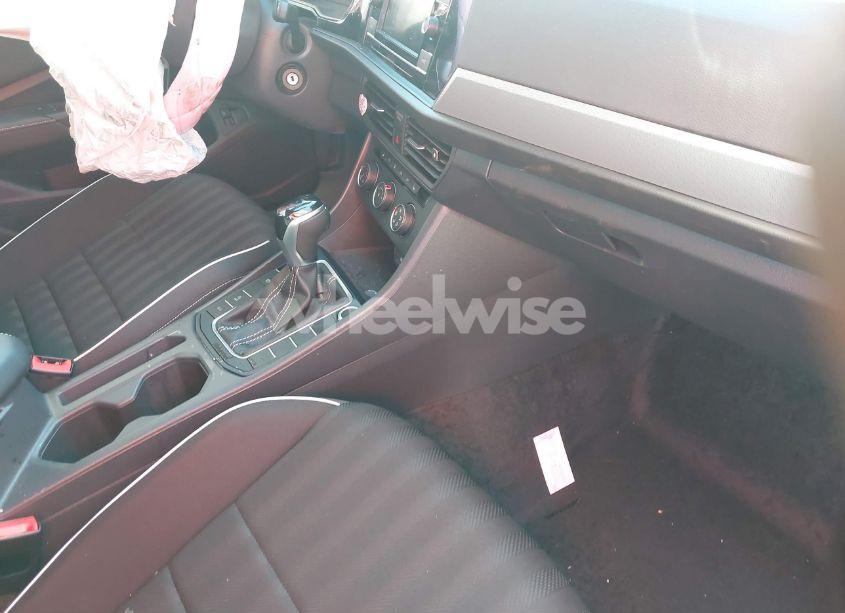 Photo 5 of 2024 Volkswagen Jetta 1.5T SPORT (VIN 3VWBM7BU5RM091084)