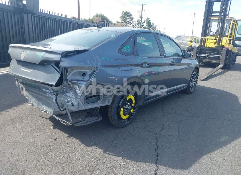 Photo 4 of 2024 Volkswagen Jetta 1.5T SPORT (VIN 3VWBM7BU6RM083947)