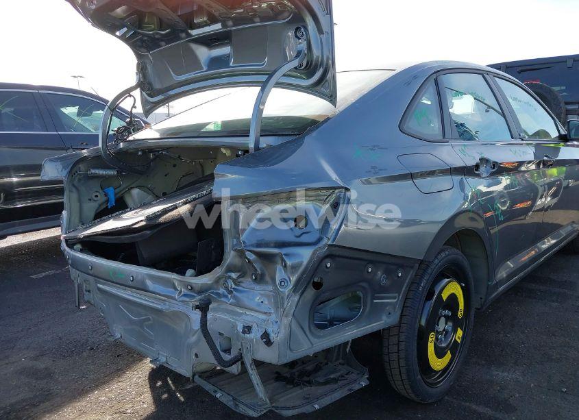 Photo 6 of 2024 Volkswagen Jetta 1.5T SPORT (VIN 3VWBM7BU6RM083947)