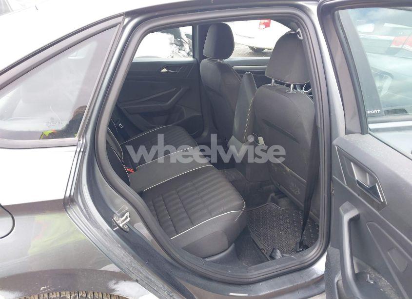 Photo 8 of 2024 Volkswagen Jetta 1.5T SPORT (VIN 3VWBM7BU7RM083570)