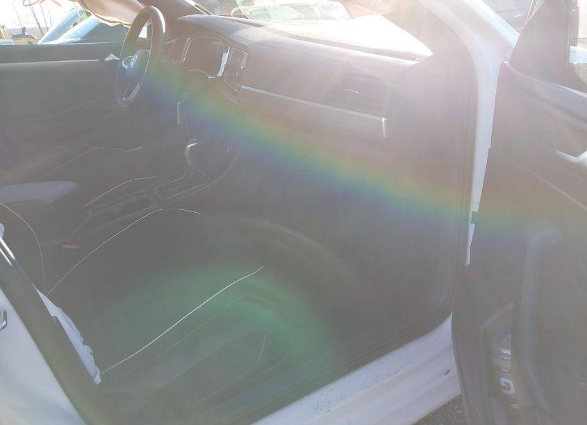 Photo 5 of 2023 Volkswagen Jetta 1.5T SPORT (VIN 3VWBM7BU9PM010861)